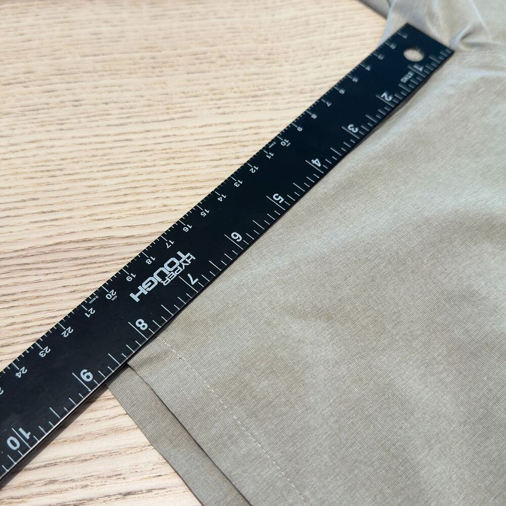 Vuori AIM Shorts V368 Mens 36 Stretch Performance Flat Front Khaki Athletic Golf - Picture 12 of 12